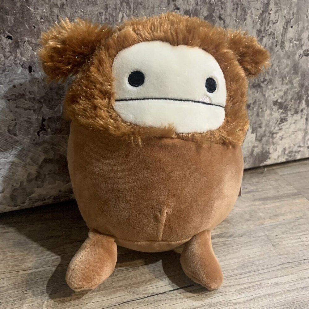 Squishmallow Benny the Bigfoot Sparkly Gold Tinsel Hair 8"